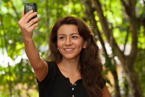 Headshots 101: Why Selfies Don’t Cut It